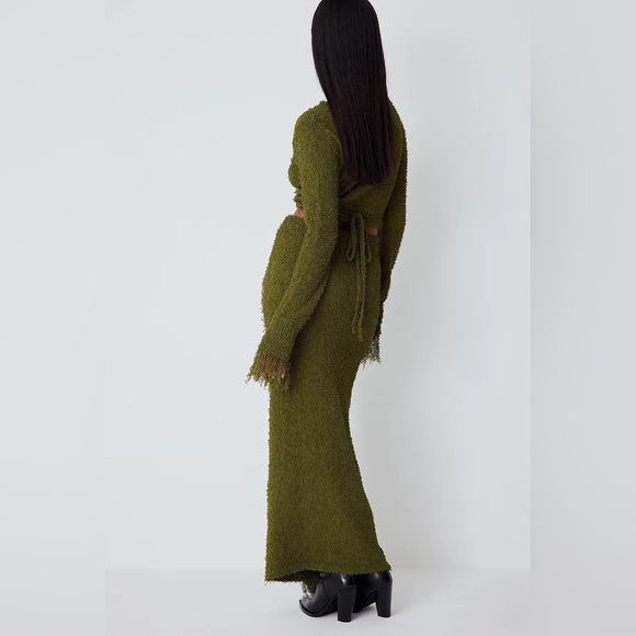 NA-KD Set - Green Knitted Overlap Fringe Detail Sweater & Skirt - Picture 12 of 17